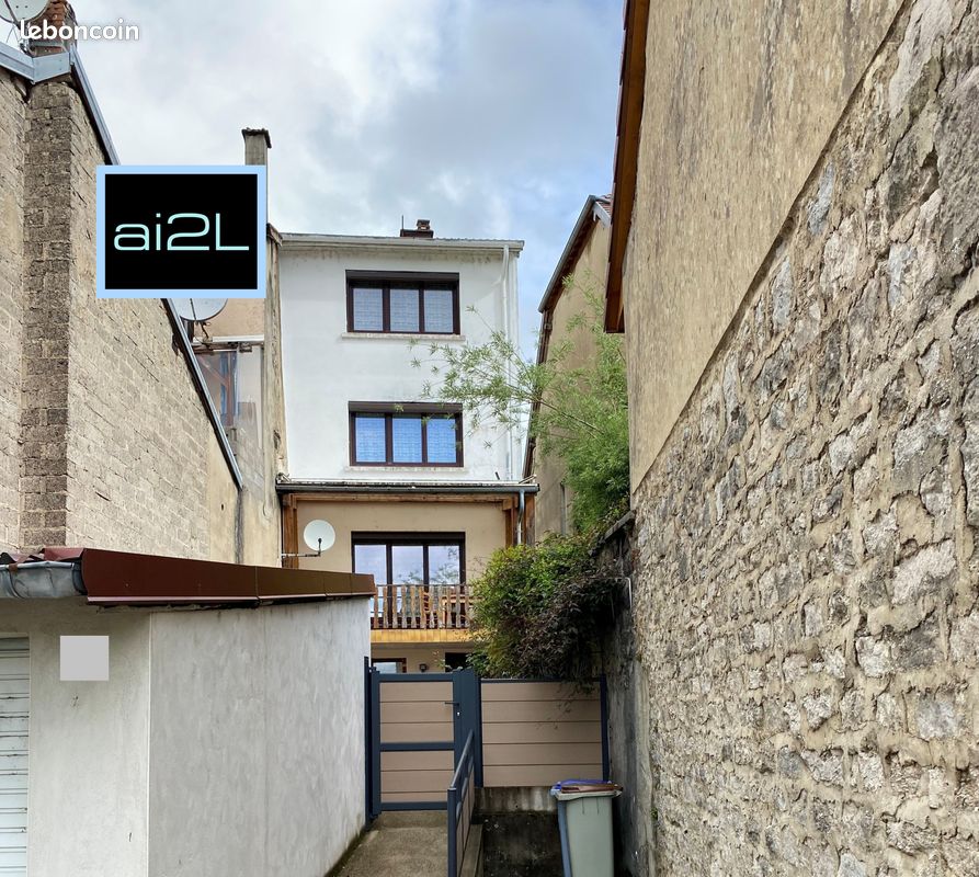 Maison 6 pièces 177 m² · à Clairvaux-les-Lacs · 176,8 m² · 239 000 €