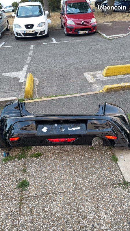 Par choc arrière Peugeot 208 (image 1)