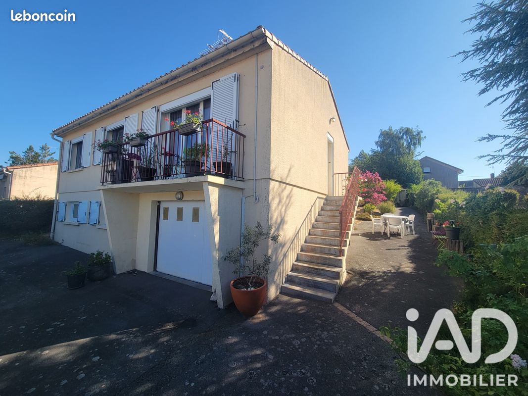 Maison 3 pièces 76 m² · à Réaumur · 76 m² · 147 000 €