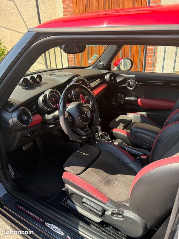 MINI John Cooper Works F56 2.0 231 ch – 2016 (image 3)