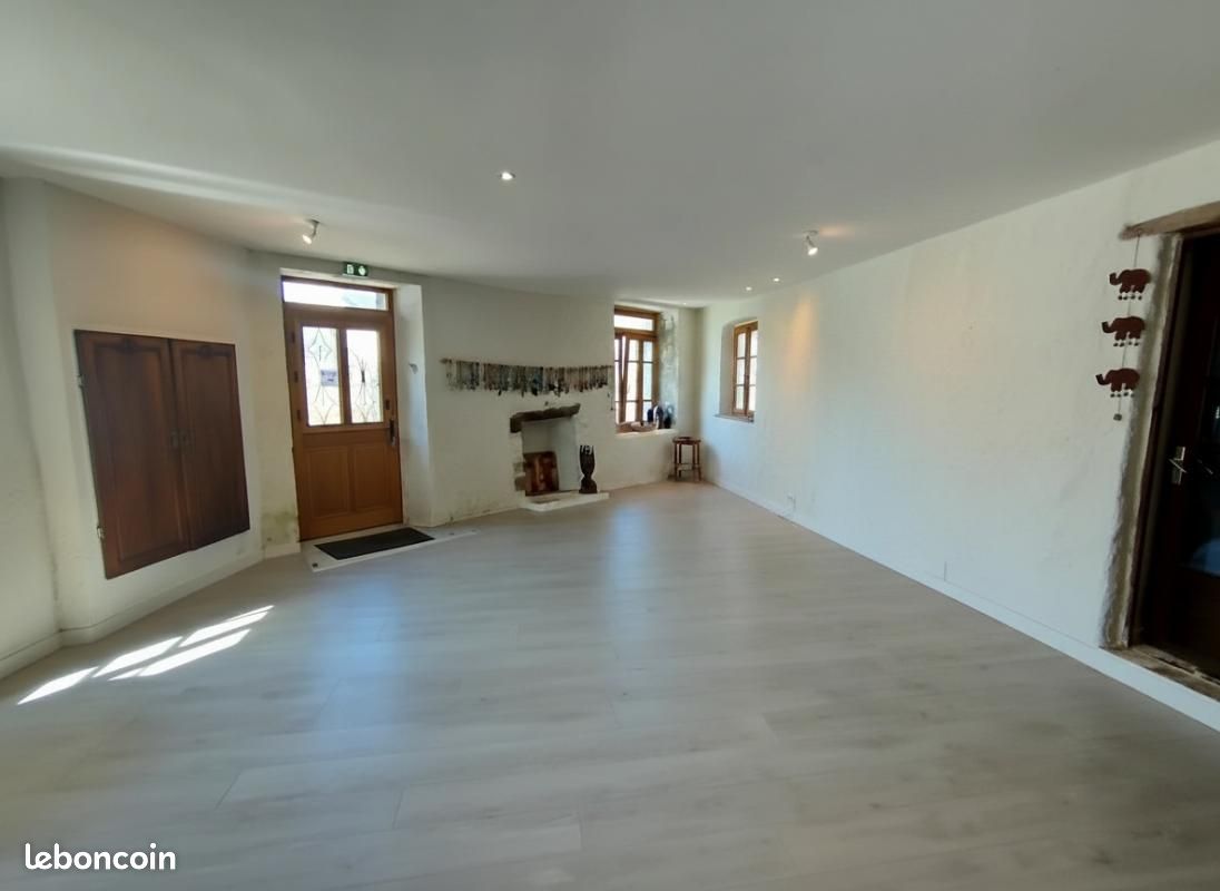 Maison 6 pièces 100 m² · à Commana · 100 m² · 132 300 €