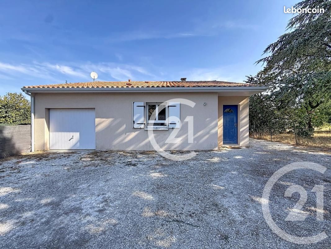 Maison 4 pièces 87 m² · à Sigogne · 87 m² · 735 €/mois