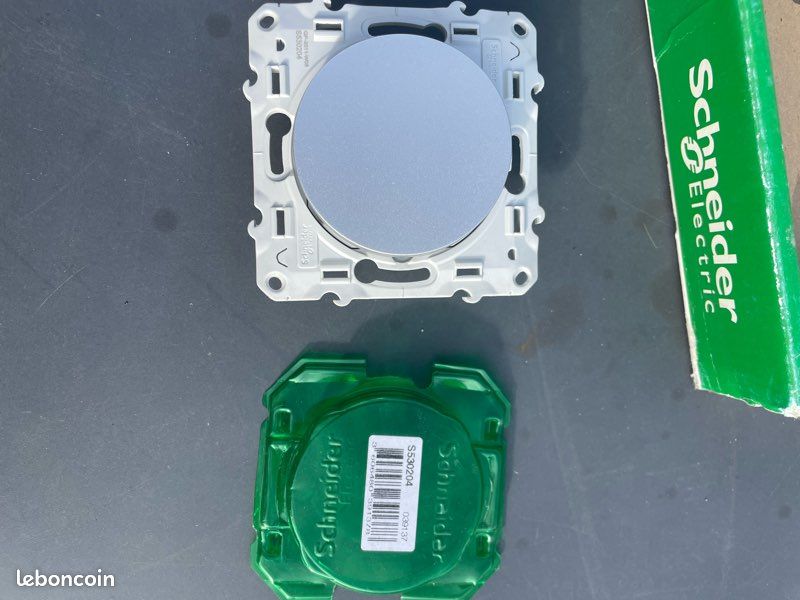Schneider Electric S530204 Interrupteur ou Va et Vient Odace 230 V Alu - Interrupteur et prise électrique