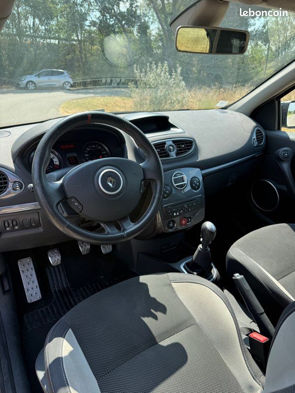 RENAULT Clio 3 RS CUP 2.0 atmosphérique 16v 203ch / garantie 12 mois / 3 eme mains depuis 2014 (image 5)