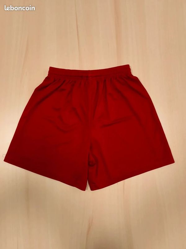 Short De Sport Adidas Climalite Vintage Rouge Bandes Blanches Taille enfant 14 Ans Logo brodé Blanc (image 2)