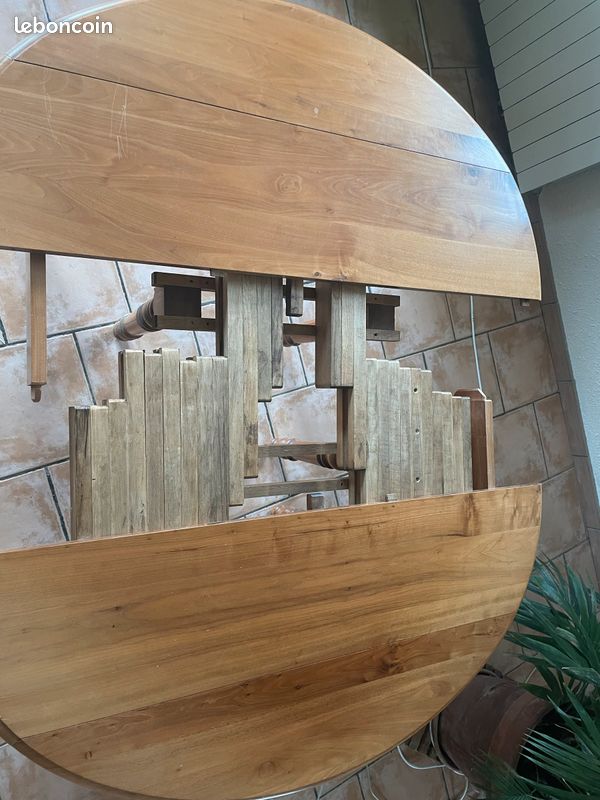 Table en bois (image 4)