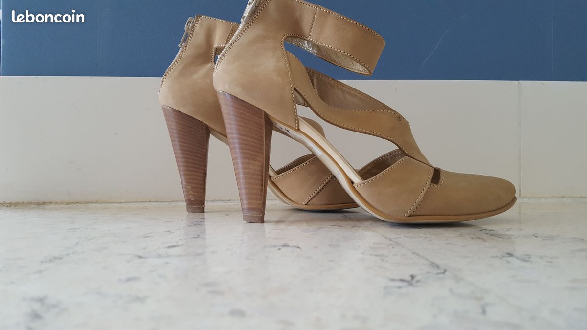 Sandales montantes beige femme (image 2)
