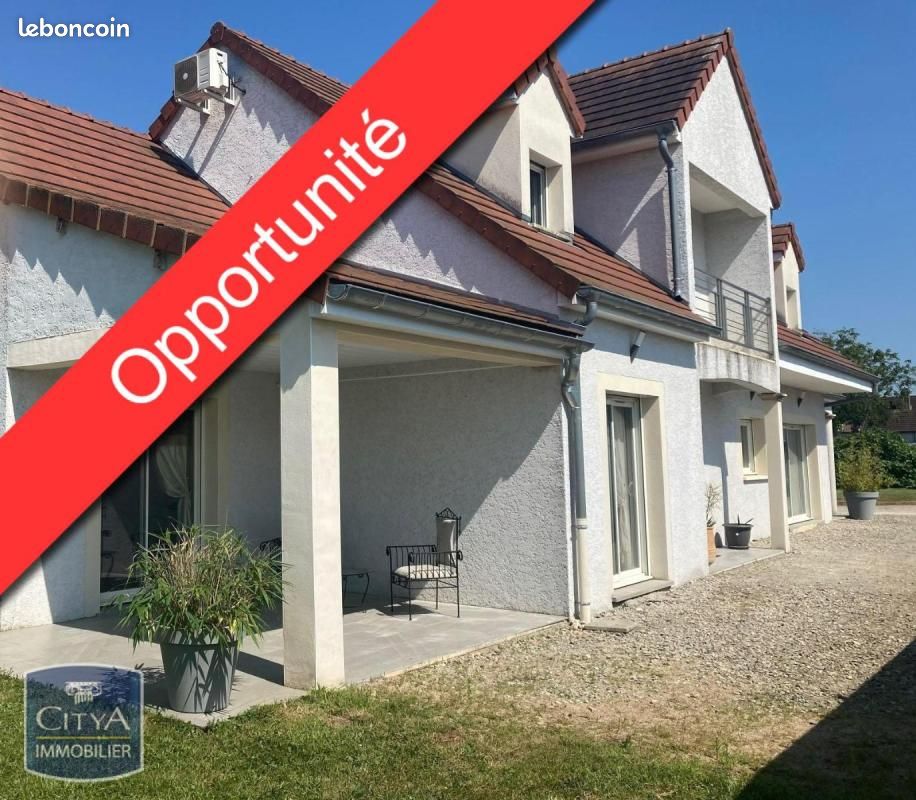 Maison 9 pièces 250 m² · à Saint-Marcel · 250 m² · 435 000 €