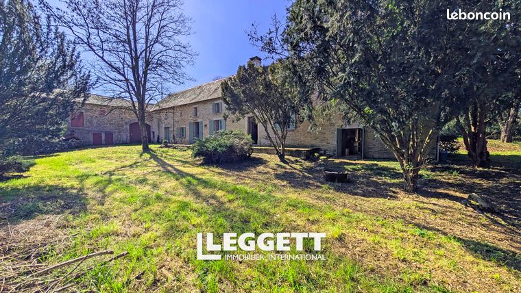 Maison 7 pièces 230 m²