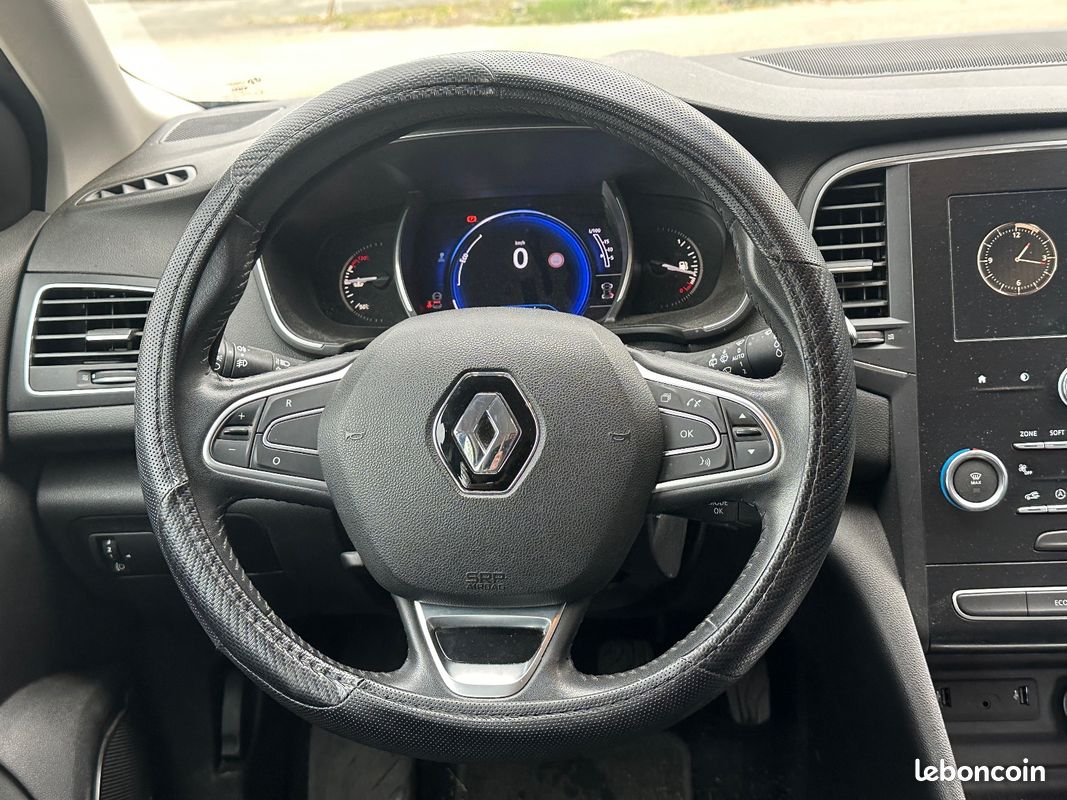 RENAULT MEGANE IV BERLINE TCe 100 Energy Life (image 15)