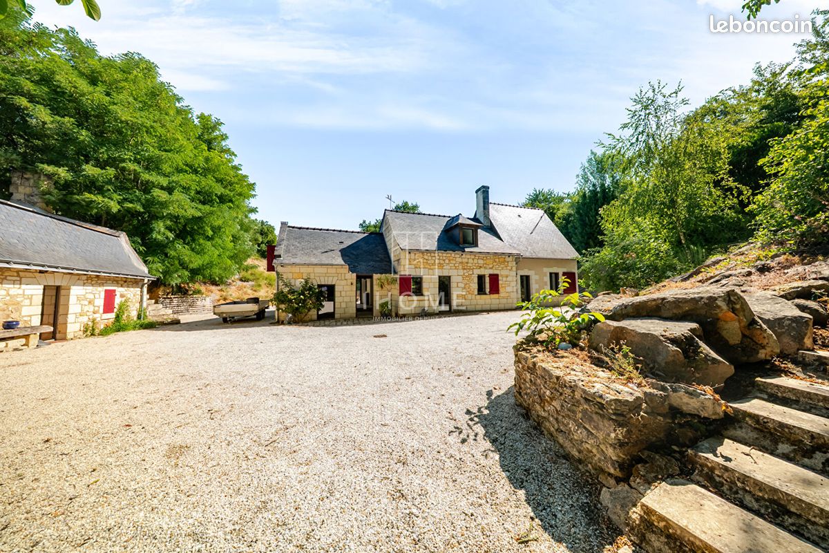 Maison 6 pièces 216 m² · à Brissac Loire Aubance · 216 m² · 499 000 €
