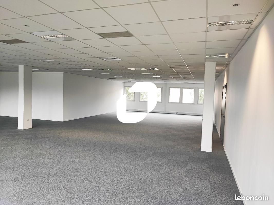 Bureaux 353 m² (image 2)