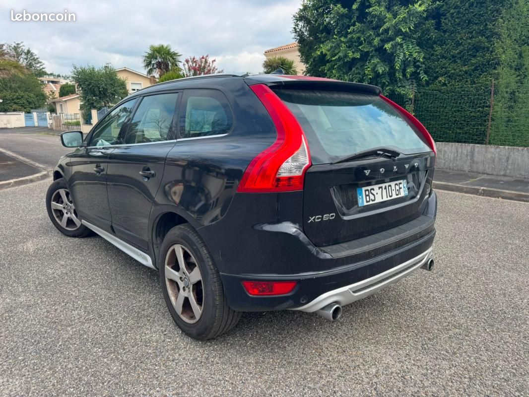 Volvo XC60 D5 AWD R-Design Geartronic A (image 8)