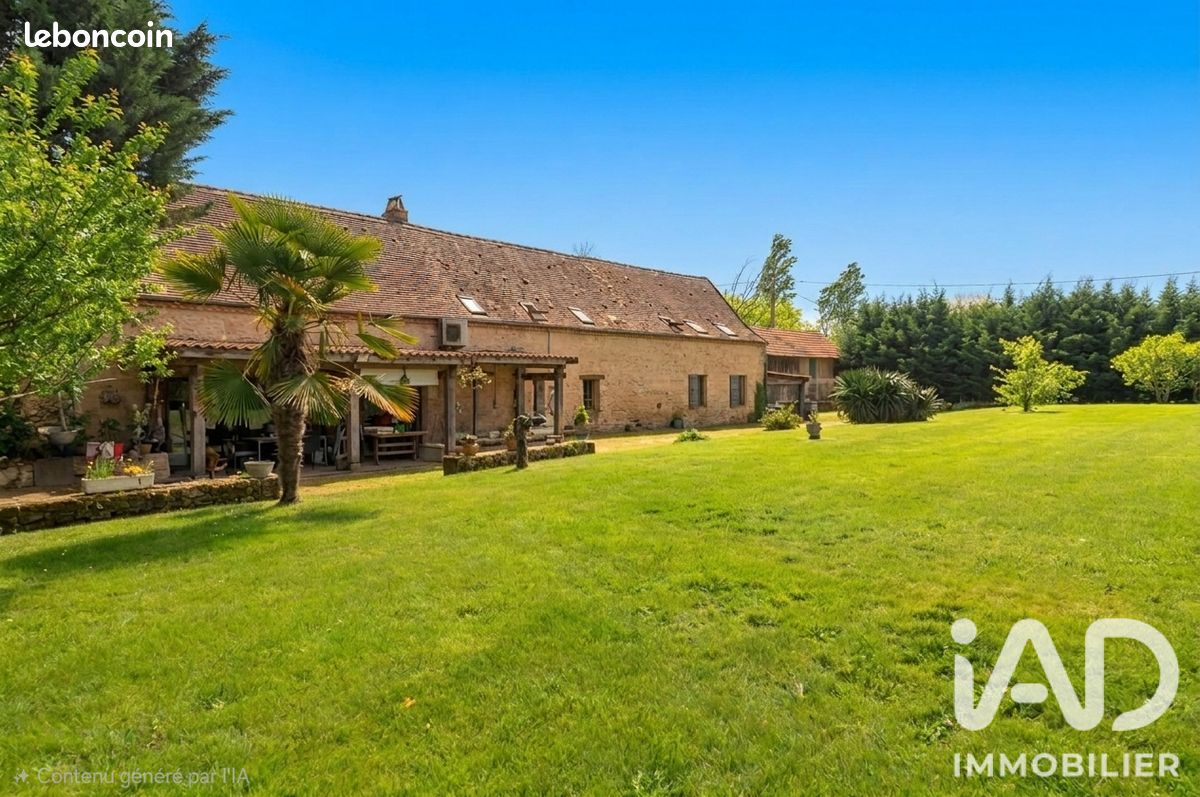 Maison 11 pièces 297 m² · à Lalinde · 297 m² · 375 000 €