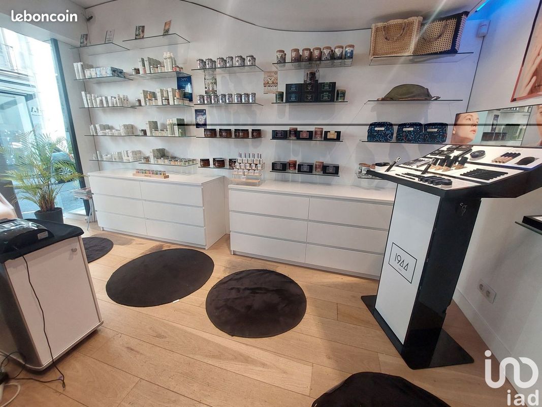 Boutique 50 m NANTES - Bureaux & Commerces Boutique 50 m NANTES - Bureaux & Commerces