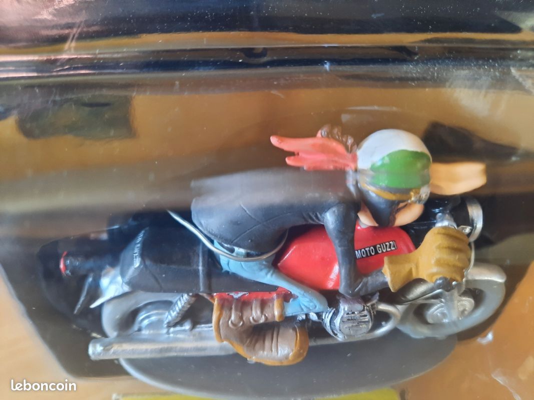 Figurine joe bar team 2 - moto guzzi v7 sport de 1971 - 1/18 (image 4)
