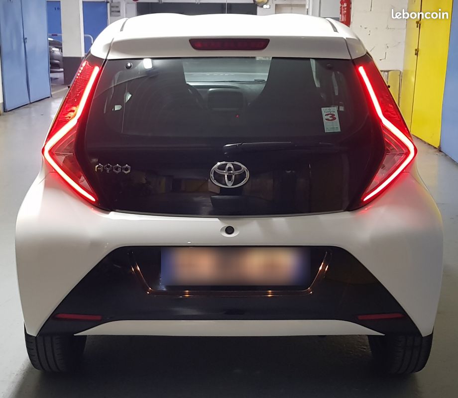 TOYOTA Aygo X -APP 2019 Boîte Automatique-GARANTIE 1AN-1.0 VVT-i 72ch x-Play x-App x-Shift 5p - Apple CarPLay /Android-Auto EcranTactile/Caméra recul/Climatisation auto.... (image 3)