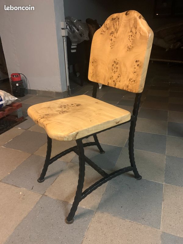 Chaise en bois (image 1)