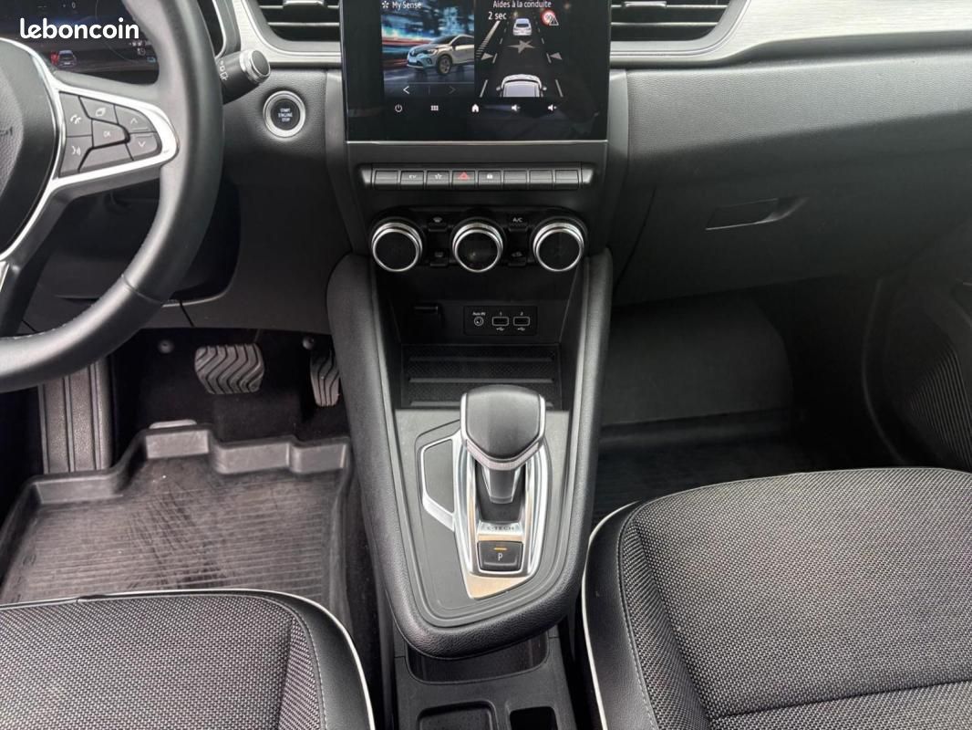 Renault Captur E-Tech Plug-in 160 Intens (image 15)