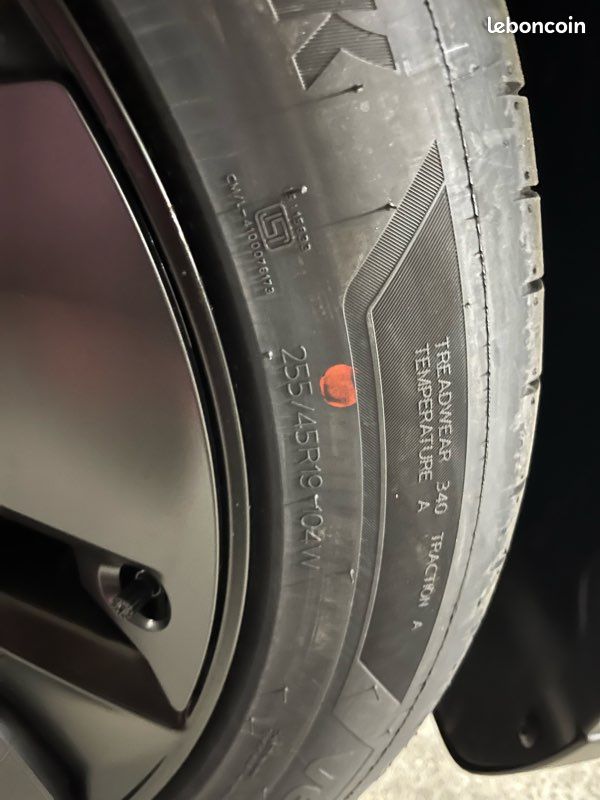 Pneus neufs tesla (image 3)