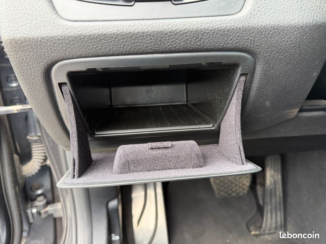BMW SERIE 3 F30 LCI 318i 2.0L 136 ch M Sport A / TOIT OUVRANT / CUIR / TETE HAUTE (image 32)