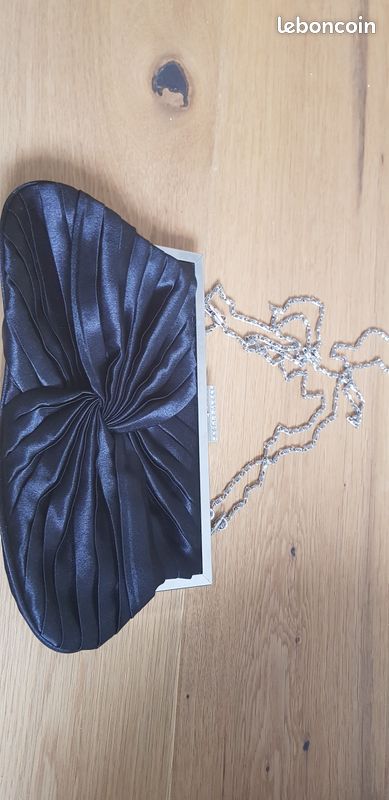 Pochette (image 1)