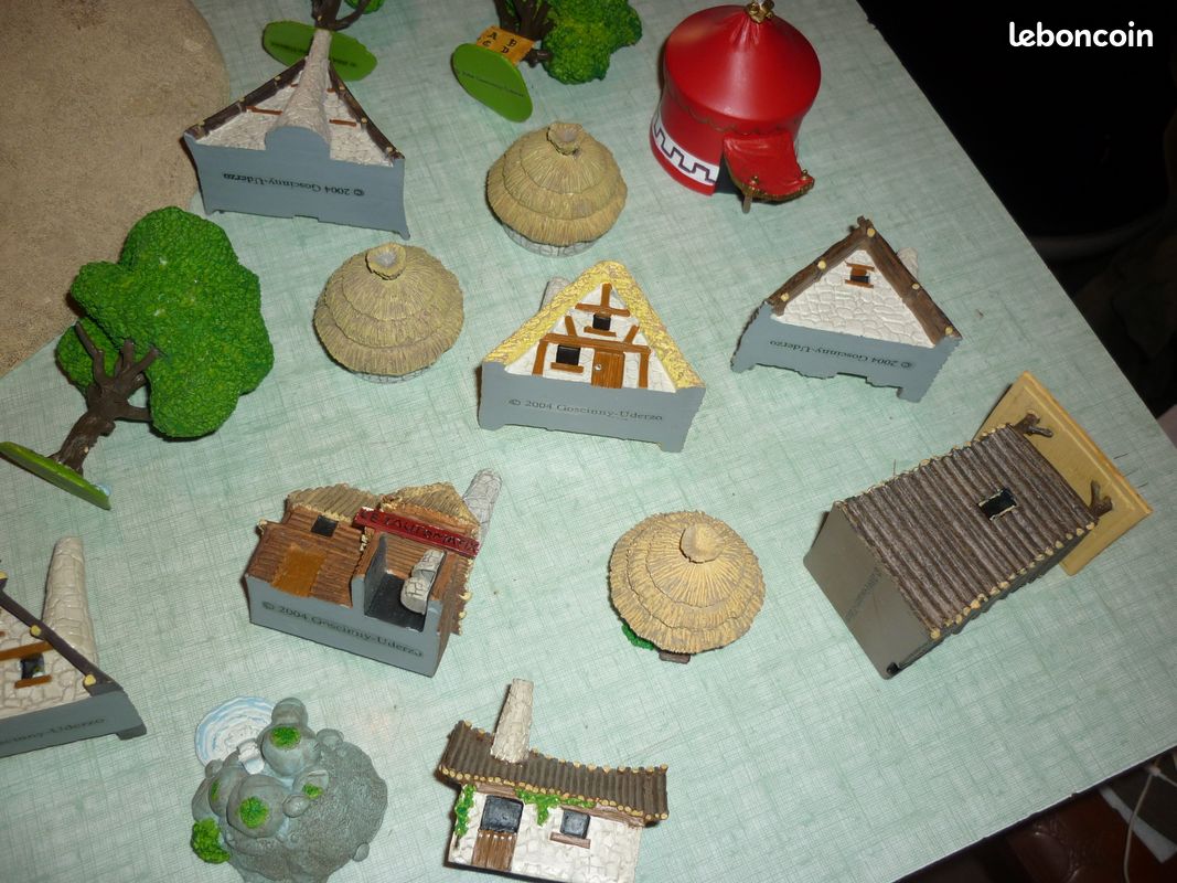 Village Gaulois Astérix En Résine Et Plomb + Figurines Et 2 Extensions