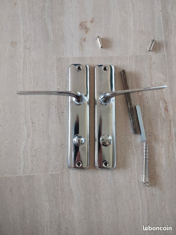 Poignée de porte de salle de bain (image 2)