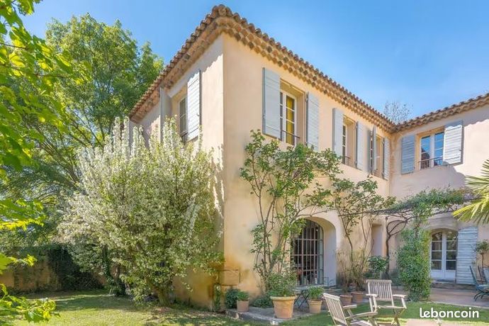 Location maison 5 pièces 180 m²