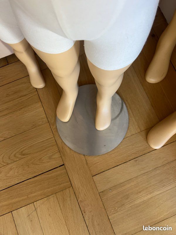 Lot de 4 mannequins enfants sur pied – 6 mois à 8 ans – Vitrine / Boutique (image 9)