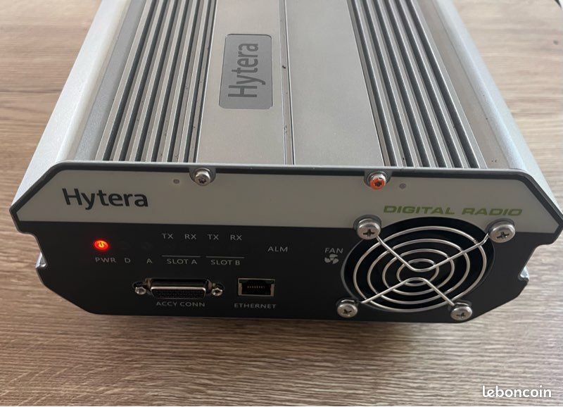 Relais Hytera RD625 UHF 25 W DMR - Excellent état (image 5)
