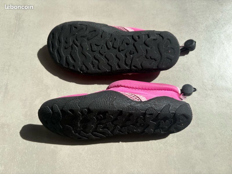 Chaussures aquatiques intersport 29/30 Chaussures