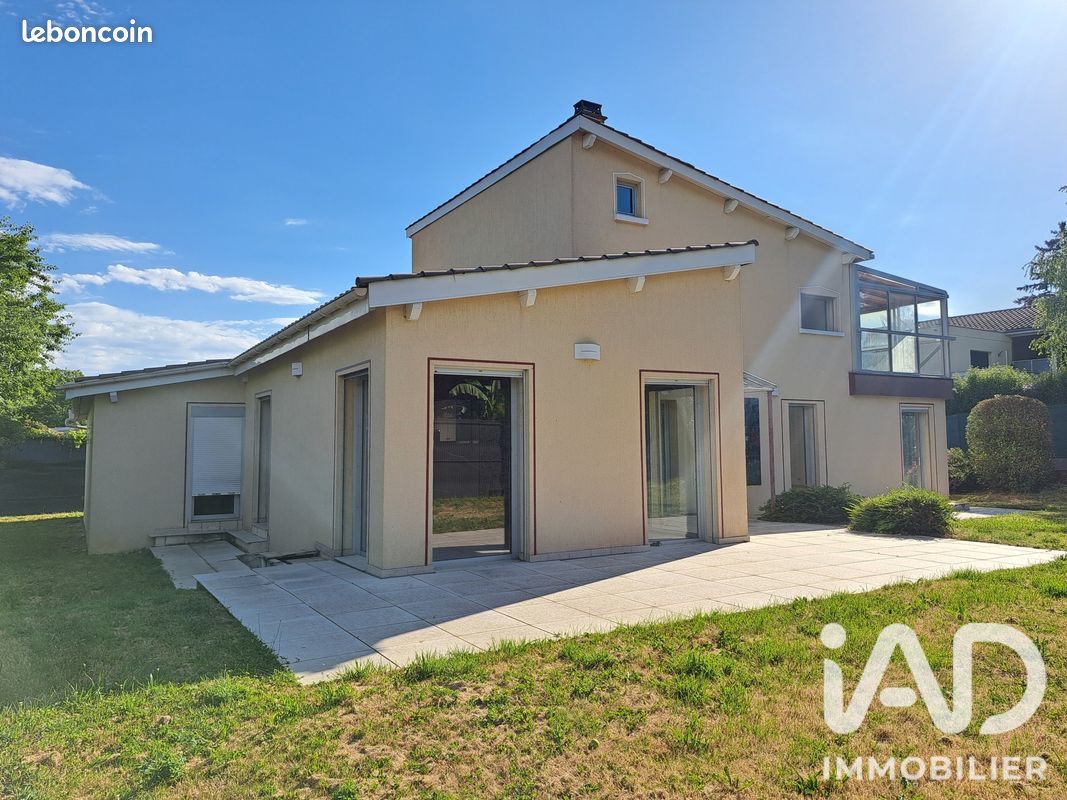 Maison 10 pièces 165 m² · à Sainte-Foy-lès-Lyon · 165 m² · 680 000 €