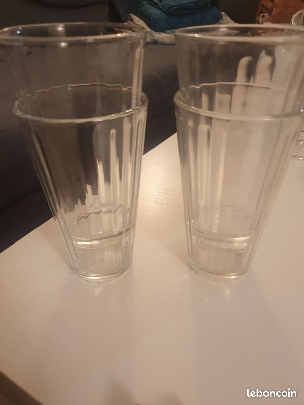 4 grands verres à 3 euros (image 1)