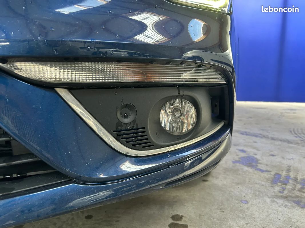 RENAULT Megane 1.3 140ch INTENS - 2020 - CarPlay - Boîte auto - Attelage - Caméra De Recul - Régulateur - Lumière D'Ambiance - Carte Main Libre (image 45)