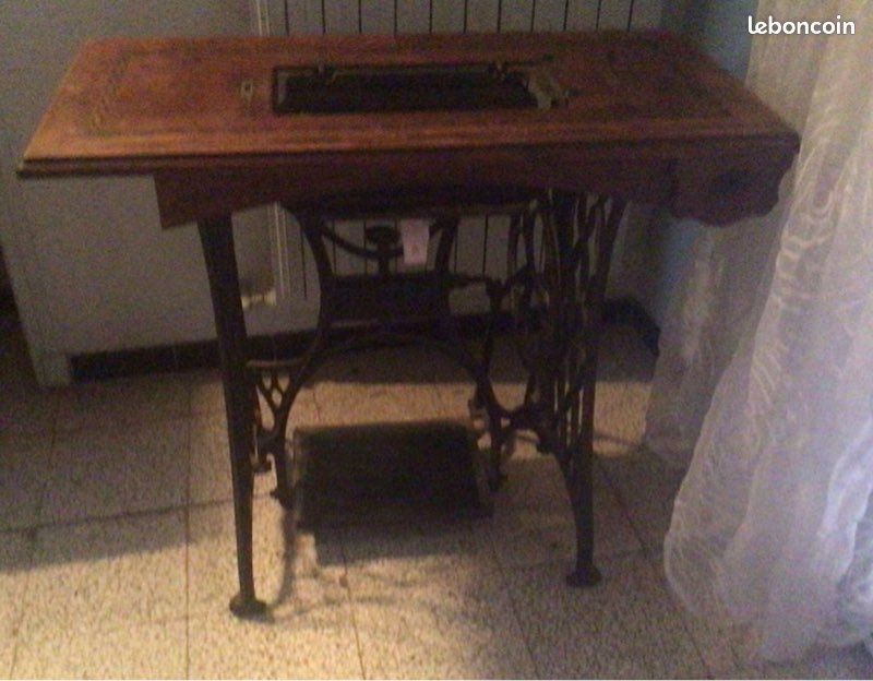 Table de machine a coudre ancienne (image 1)