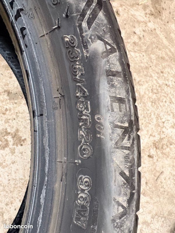 4 pneu Bridgeston 235/45 R20 (image 3)