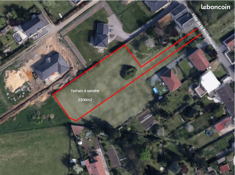 Terrain constructible 2100m2 à Châteauroux · 105 000 €