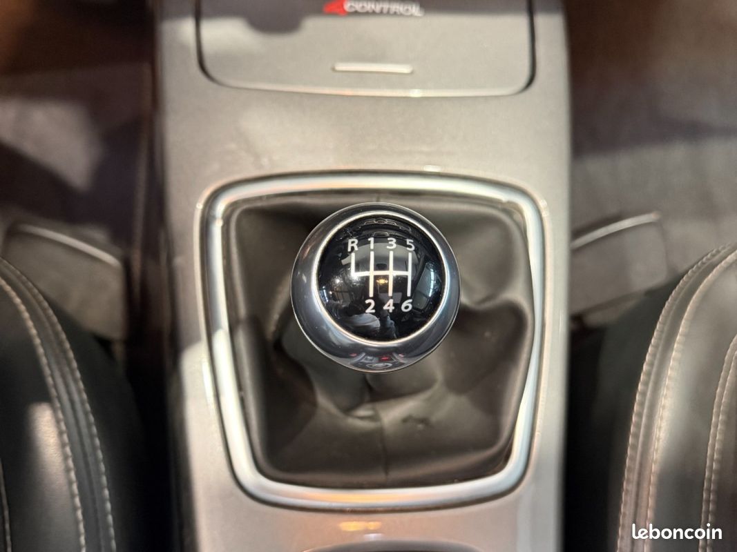 RENAULT LAGUNA ESTATE 2.0 dCi 130 GT 4Control / 3eme MAIN / SUIVI ENTRETIEN COMPLET (image 20)
