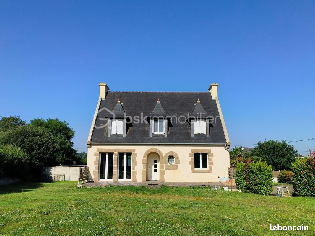 Maison 6 pièces 134 m² · à Ploudaniel · 134 m² · 283 000 €