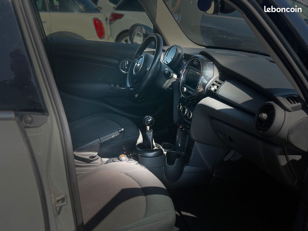 MINI COOPER D 1.5 115 CV * 5 Portes * 2016 (image 8)