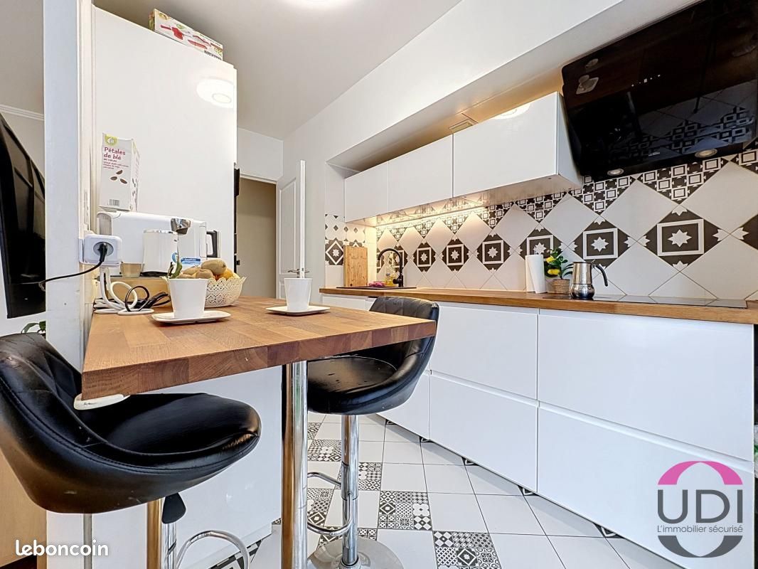 Appartement 3 pièces 65 m² · à Corbeil-Essonnes · 65 m² · 148 000 €