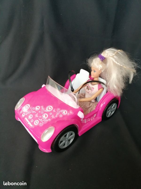Barbie et sa voiture decapotable (image 1)