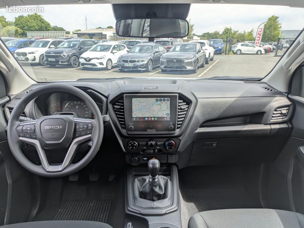 ISUZU D-MAX * 30 500 HT*SINGLE B-STRONG 2.2 DMS M/T 4x4 MY2026 Euro6e-bis SPLASH WHITE (image 3)