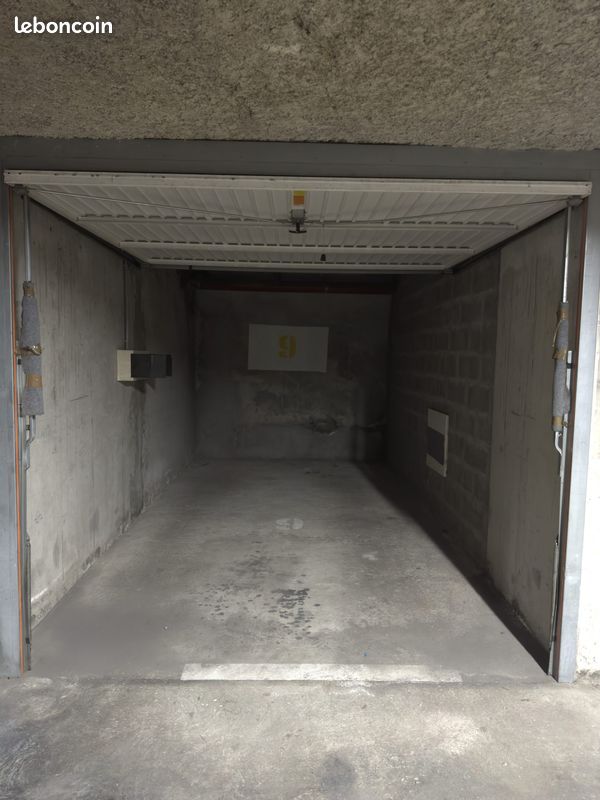 Parking 15 m² · à La Rochelle · 15 m² · 180 €/mois