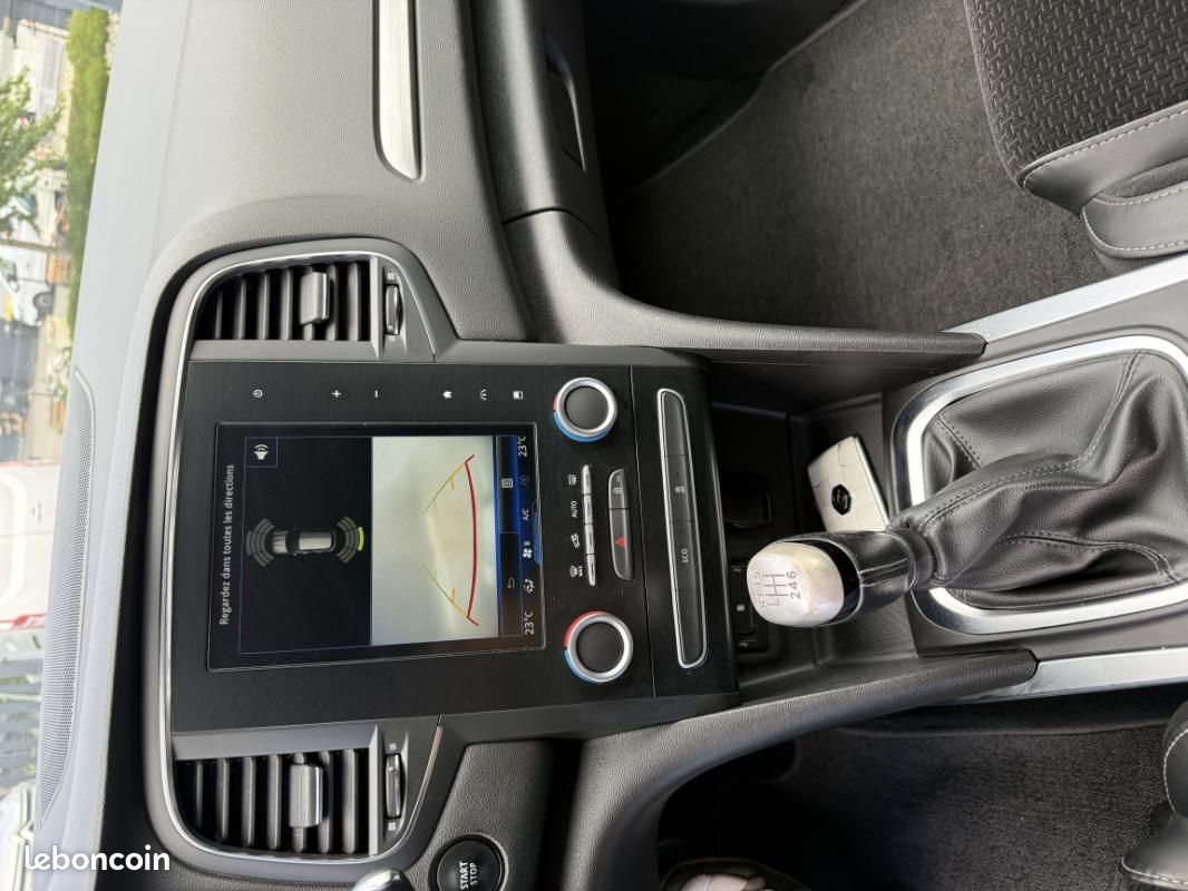 Renault Mégane IV Berline 1.2 TCe 130 Energy Intens (image 3)