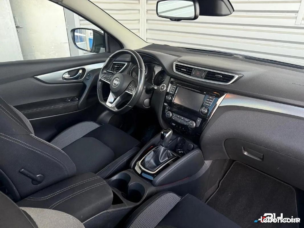 Nissan Qashqai GENERATION-II 1.6 DCI 130 N-CONNECTA 2WD X-TRONIC Caméra de recul- (image 8)