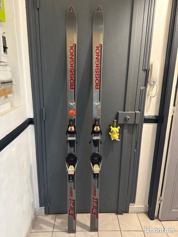 Ancien Skis ROSSIGNOL Course 7S 198cm/Kevlar /Fixations Salomon 800S /MadeFrance Ancien Skis ROSSIGNOL Course 7S 198cm/Kevlar /Fixations Salomon 800S /MadeFrance