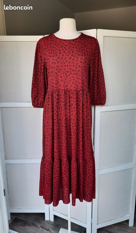 Robe rouge et noire ZARA Vêtements