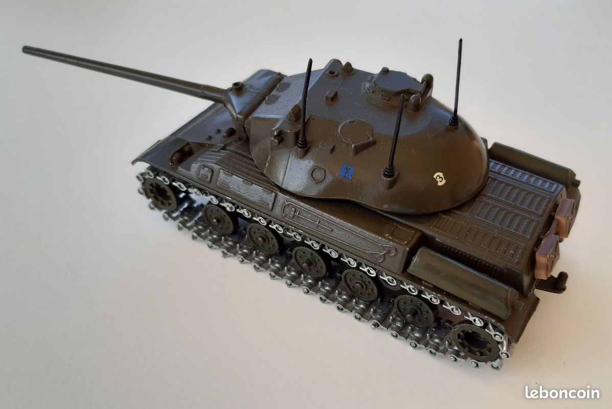 SOLIDO CHAR AMX 30 T BEAUVAIS militaire complet avec CHEF de CHAR